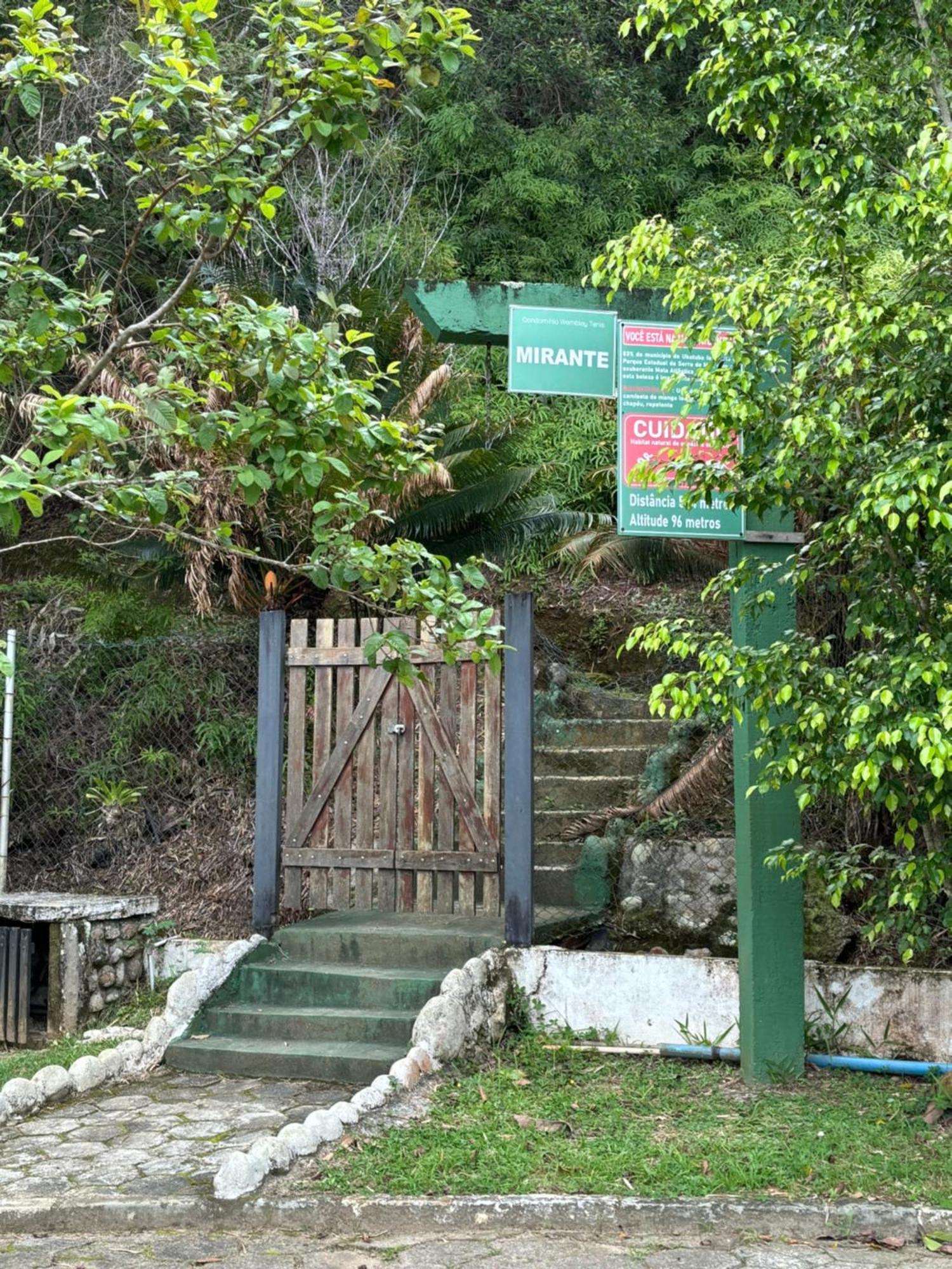 Condominio Com Muita Diversao Toninhas 우바투바 외부 사진