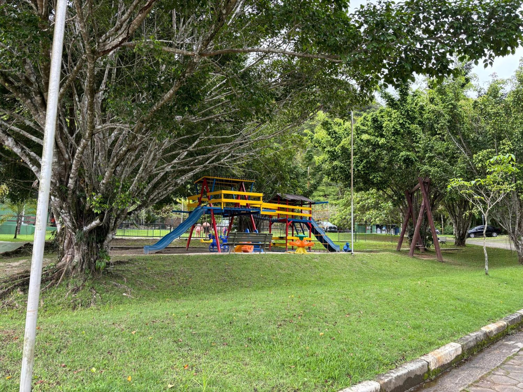 Condominio Com Muita Diversao Toninhas 우바투바 외부 사진
