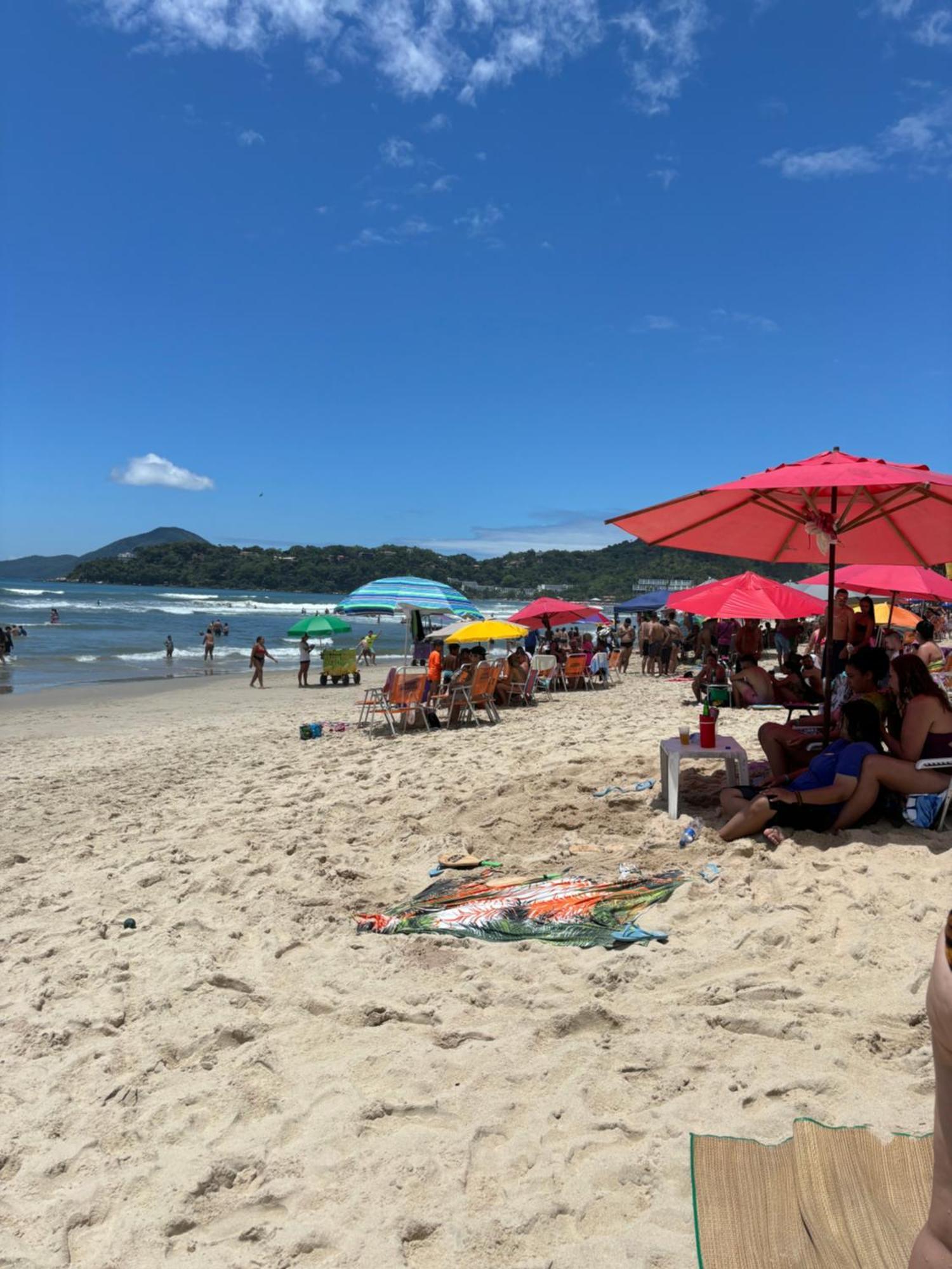 Condominio Com Muita Diversao Toninhas 우바투바 외부 사진